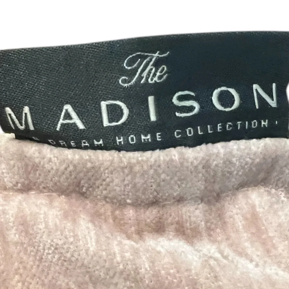 The Madison’ Dream Home Collection Velvet Rib Pink/Blush Textured Square Pillows